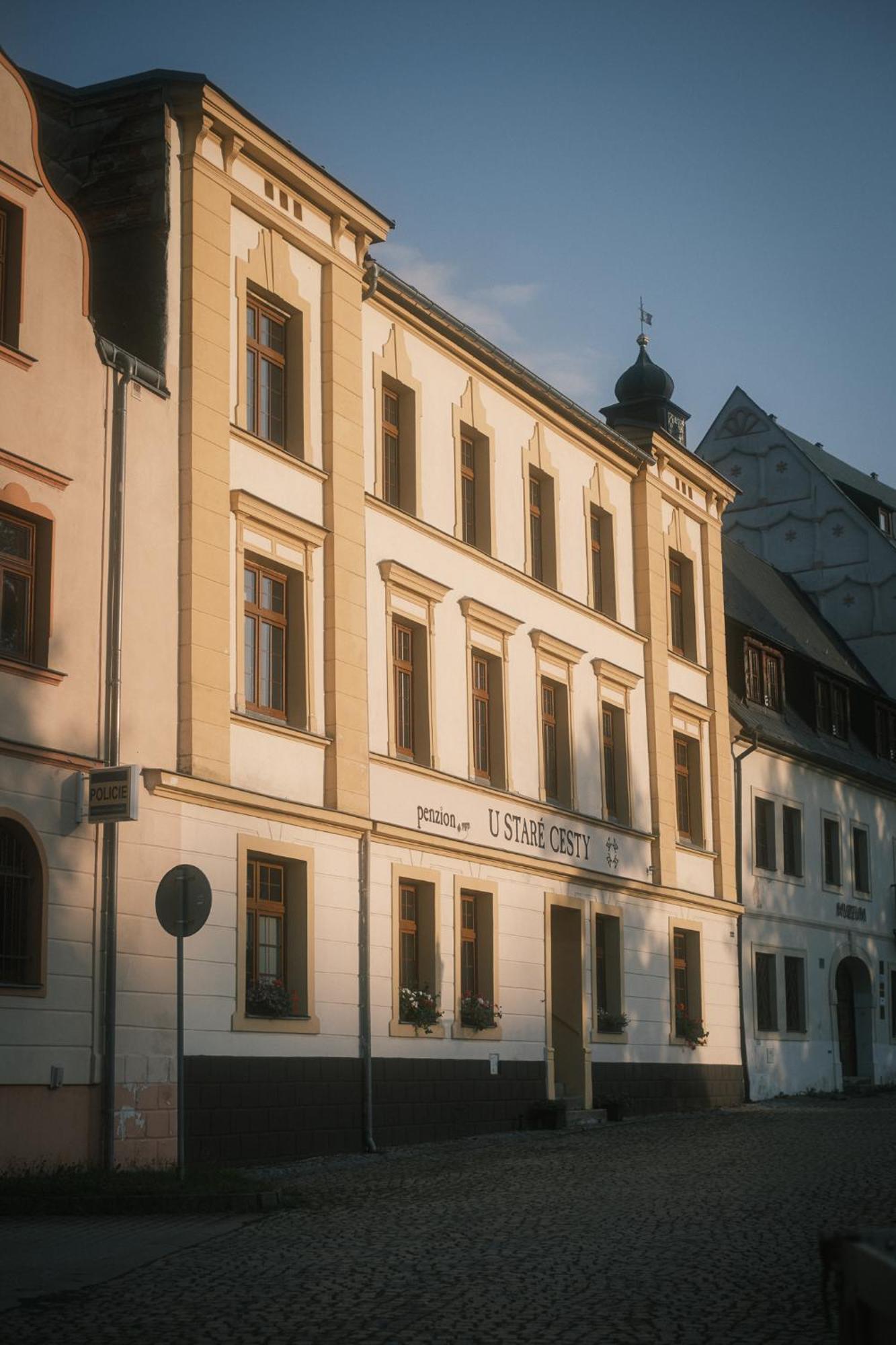 U Stare Cesty Hotel Horni Slavkov Bagian luar foto